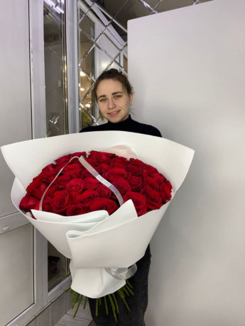 dostavka-cvetov-podarkov-sokolada-spb-moskva-soci-big-0